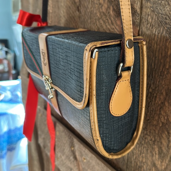 Gucci maybe structured crossbody - Picture 3 of 10